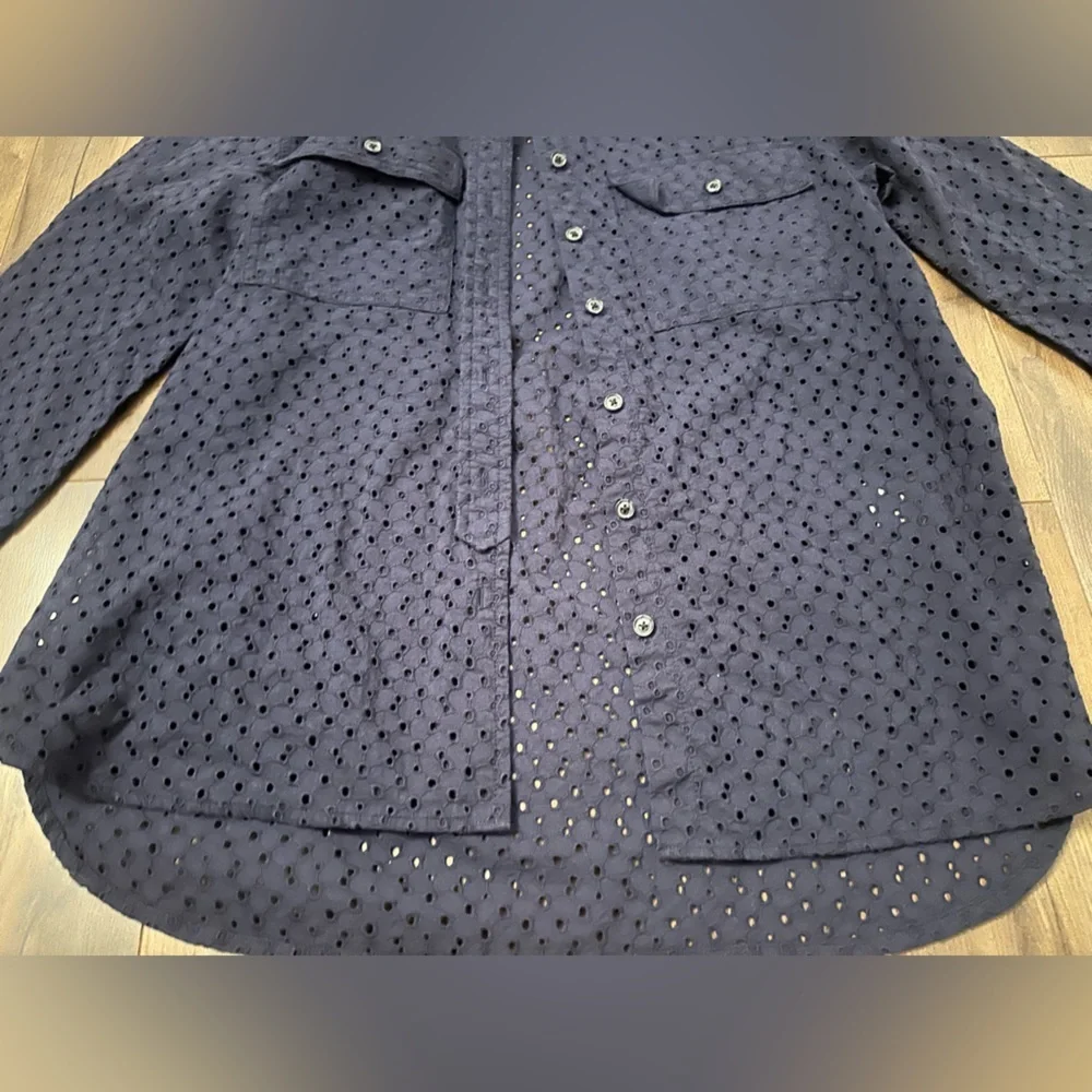 Banana Republic Eyelet Lace Dillon Shirt Navy XS | 100% Cotton Button Front - Picture 3 of 9